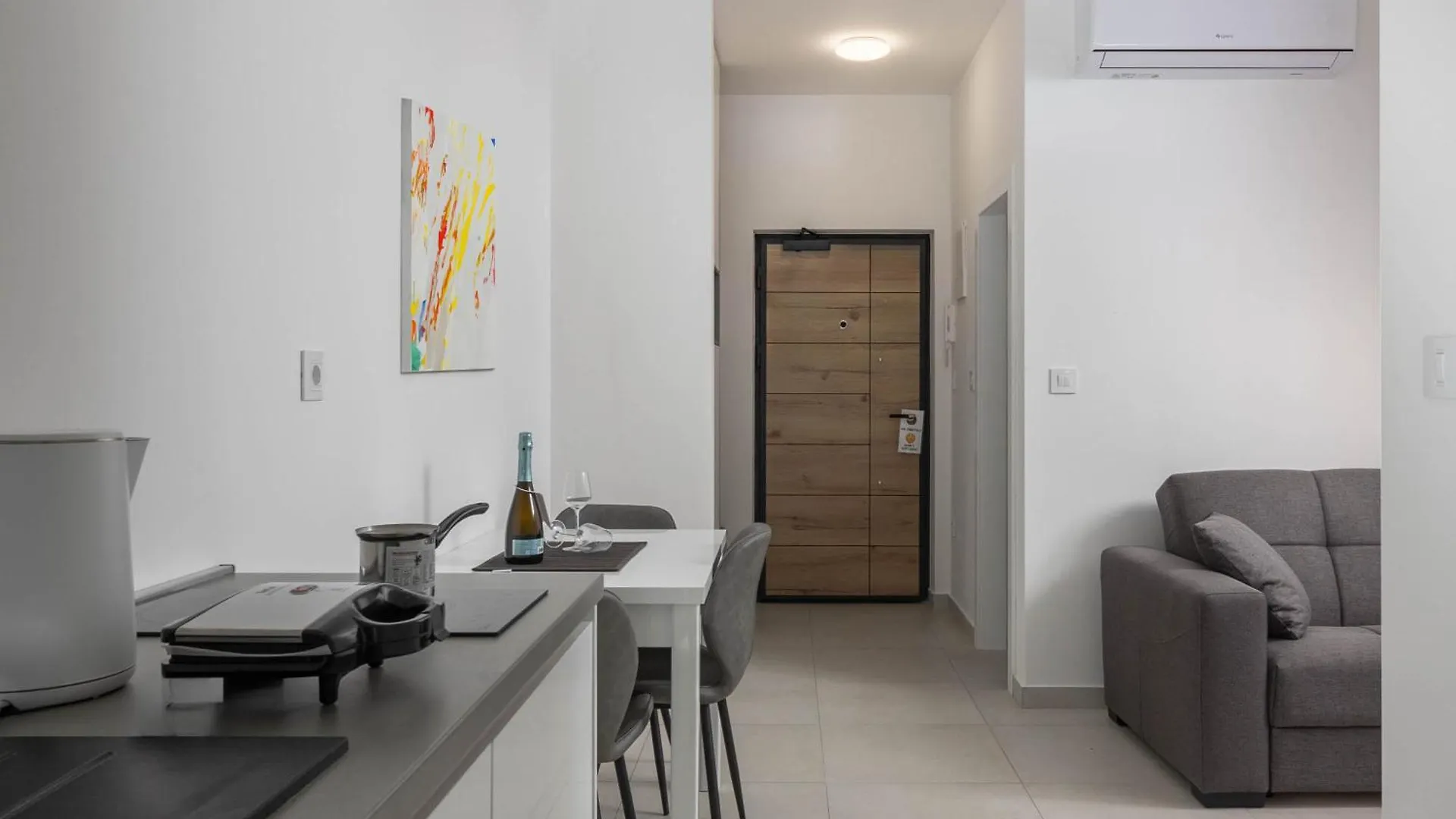 Apartment Seafront Villa Andrijana - Happy Rentals Plomin Croatia