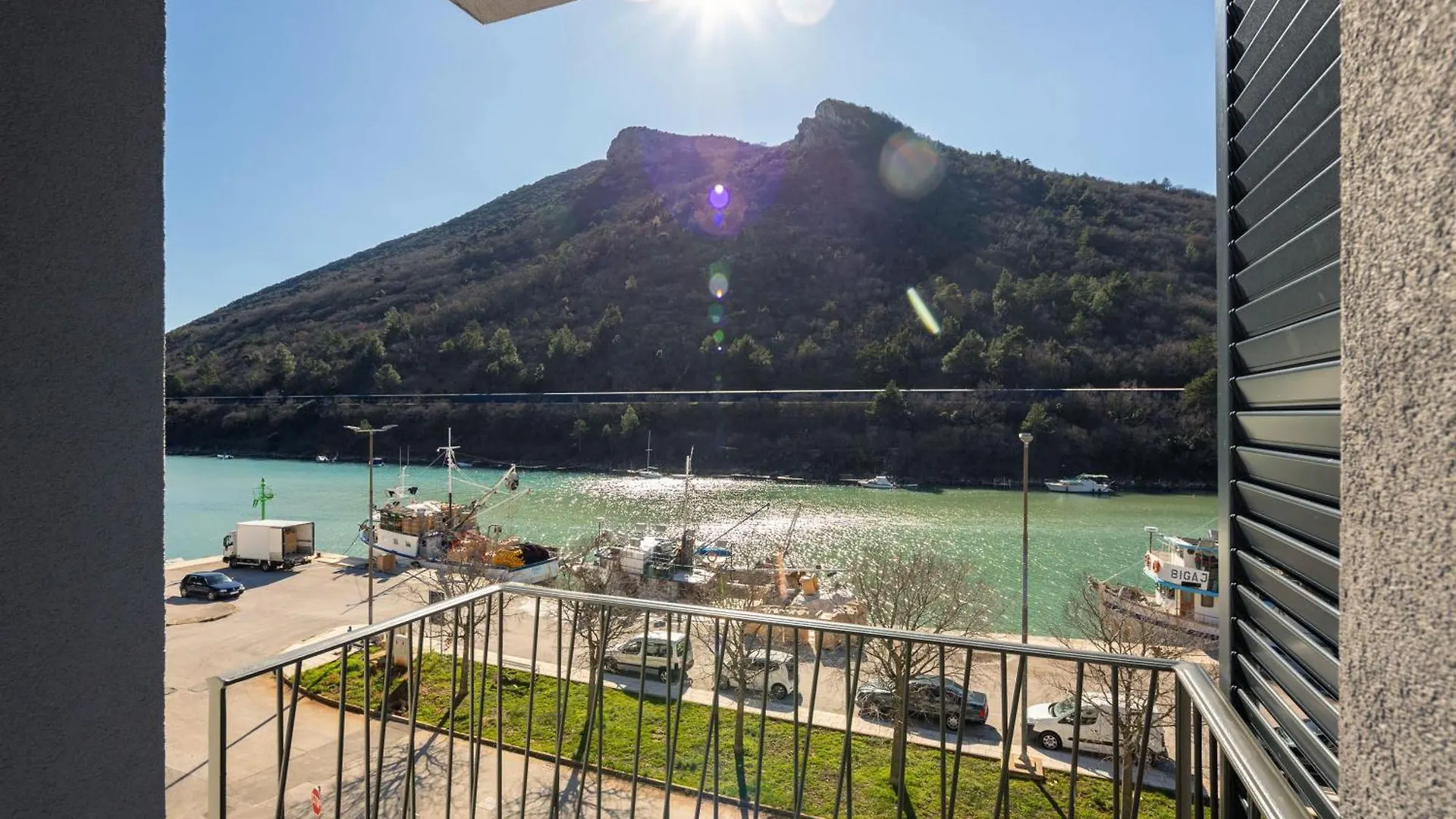 Seafront Villa Andrijana - Happy Rentals Plomin