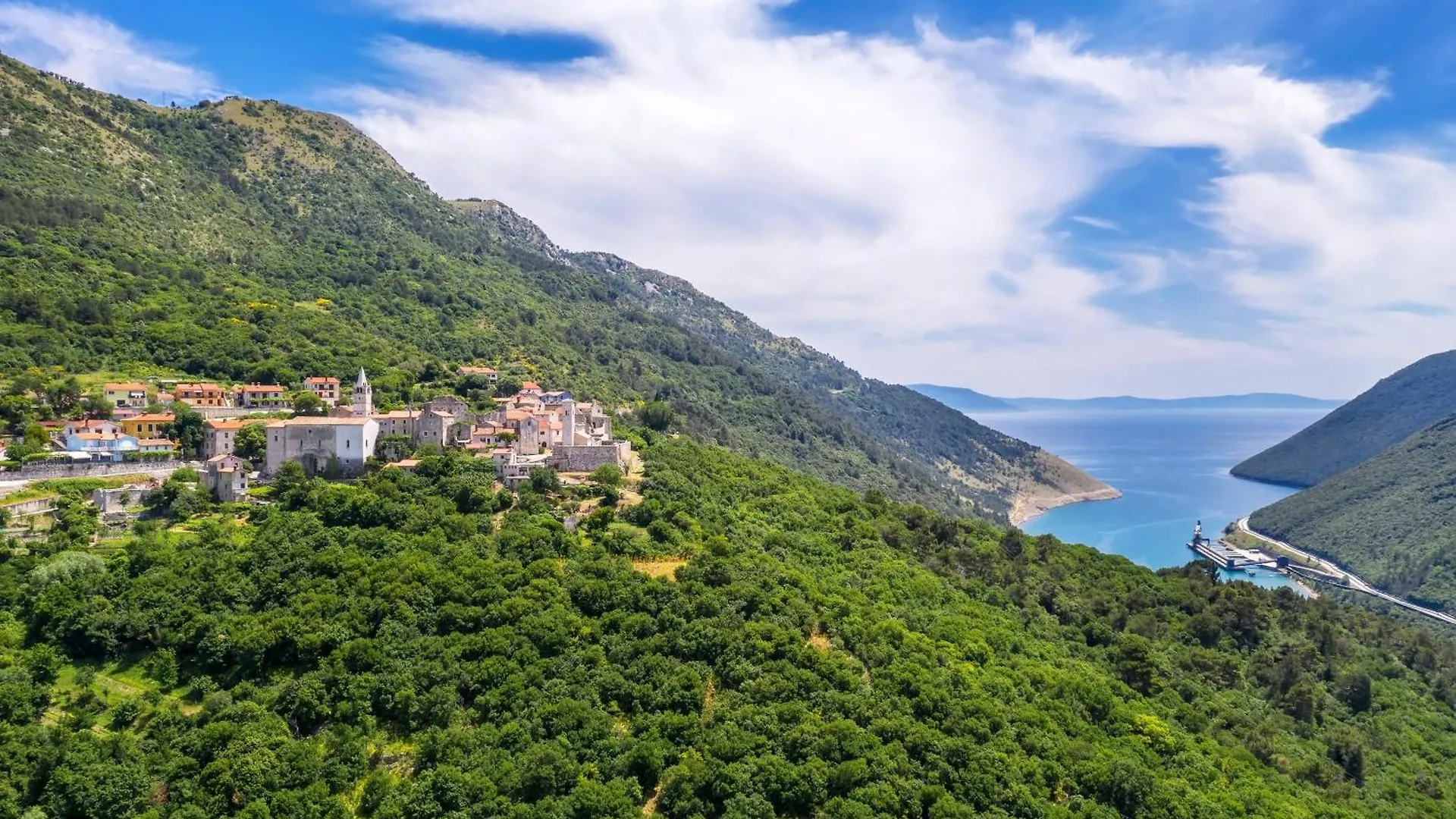 Apartment Seafront Villa Andrijana - Happy Rentals Plomin