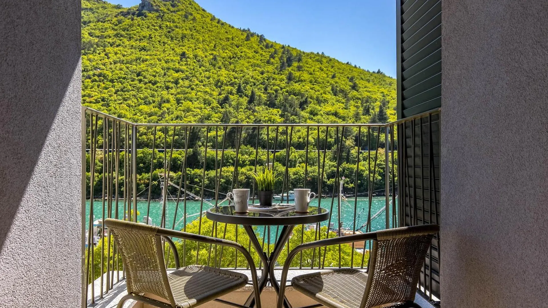 Seafront Villa Andrijana - Happy Rentals Plomin